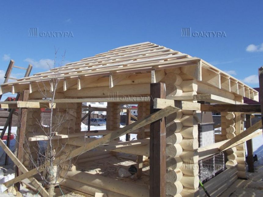 Завершающий этап строительства беседки из бревна - Чеховский р-н