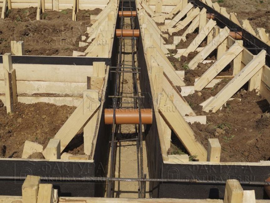 Наполнение фундамента - стройка по проекту Б-29 в Московской обл.