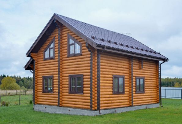 Двухэтажный дом, вид слева