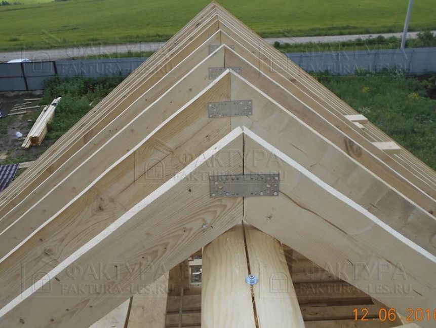 Деревянные стропила - кровля бани по проекту Б-29