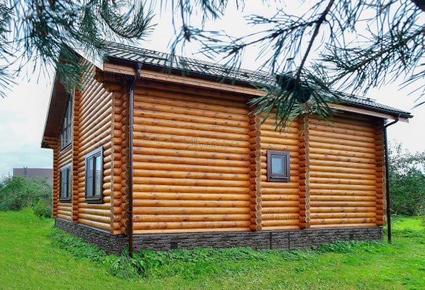 Сруб бревенчатого дома