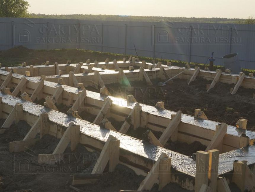 Мелкозаглубленный фундамент - строительство бани по проекту Б-29