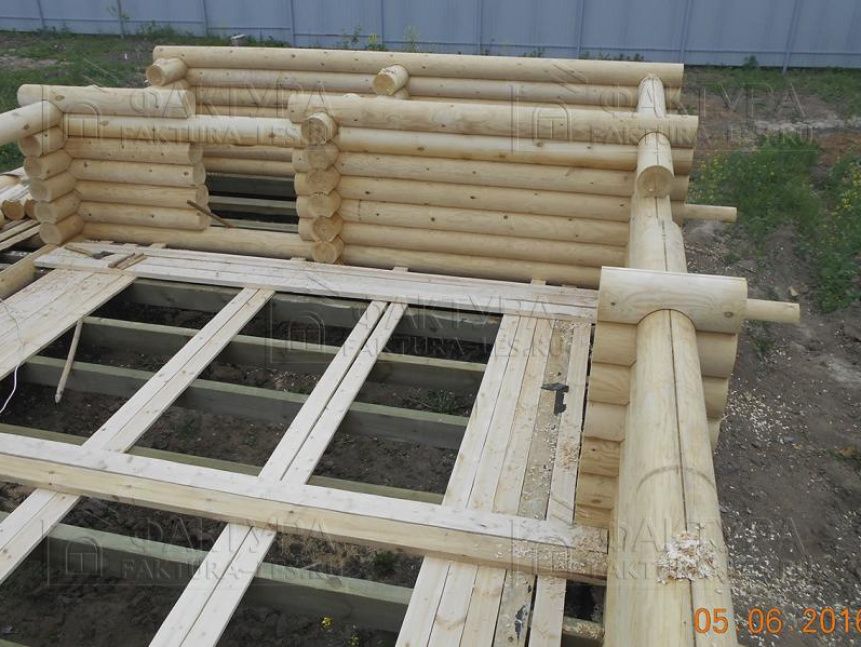 Стены из оцилиндрованного бревна - баня Б-29 в Московской обл.