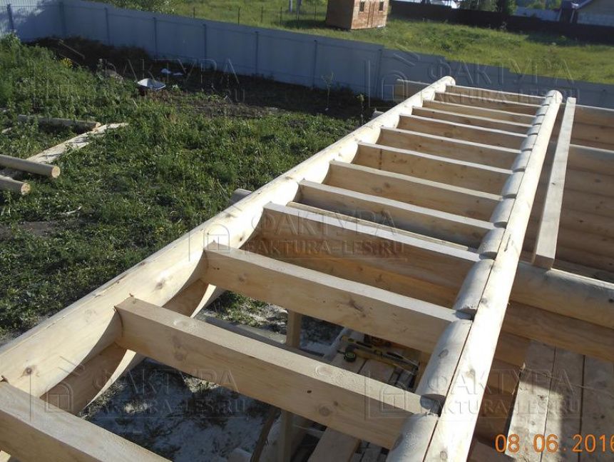 Монтаж деревянных лаг - проект из бревна в Московской обл.