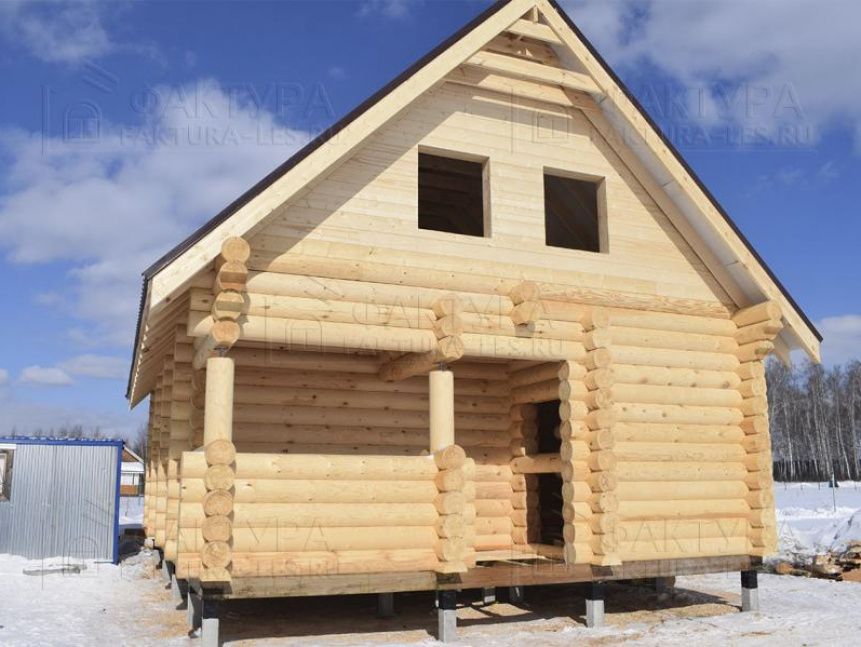 Дом из бревна с крыльцом - строительство по индивидуальному проекту